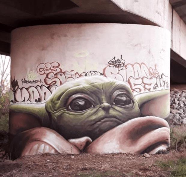 funny-pictures-baby-yoda-graffiti